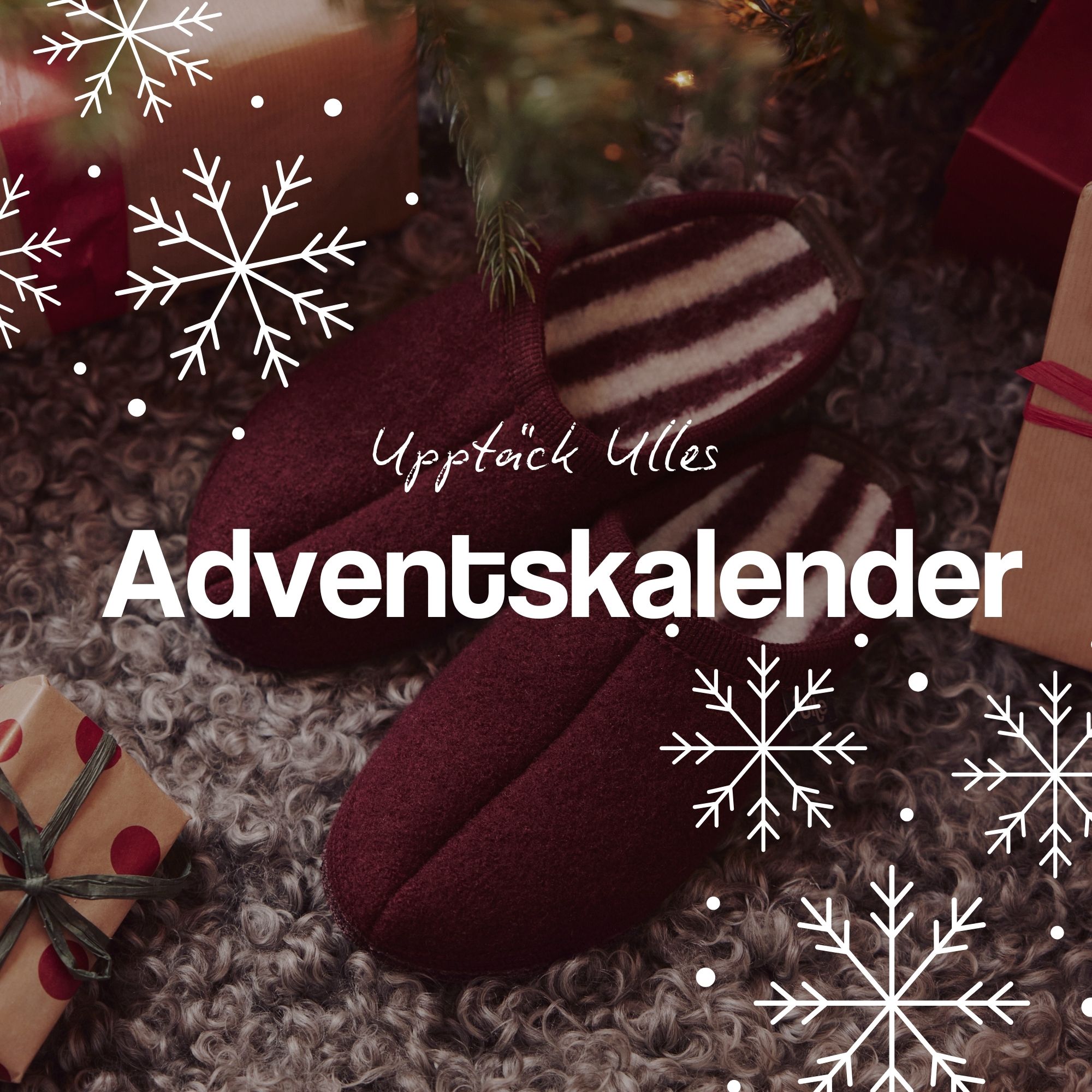 Julig scen med tofflor, paket och snöflingor framför en gran.